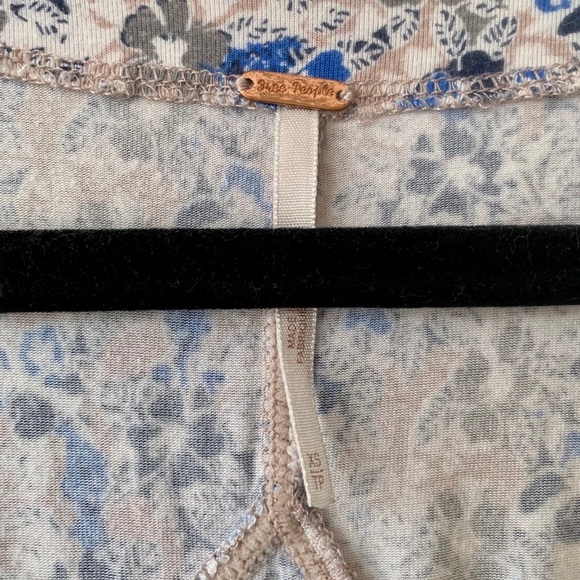 Free People // Floral Deep V Blouse - Picture 3 of 4